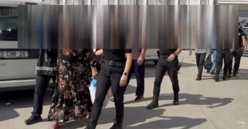 Mersin’de, Fetullahçı Terör Örgütü’nün (FETÖ) güncel finans yapılanmasına yönelik operasyonda gözaltına alınan 11 şüpheliden 5’i tutuklandı.