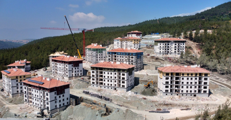 Osmaniye Bahçe’de deprem konutlarının eylülde teslim edilmesi hedefleniyor
