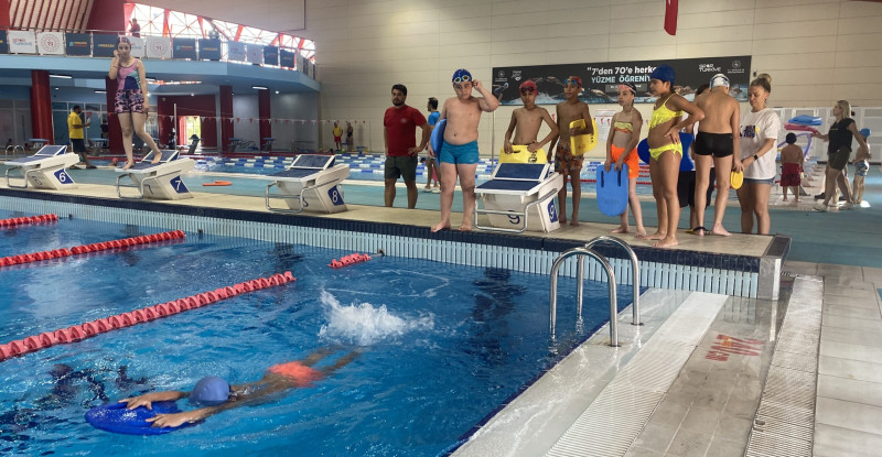 Mersin’deki olimpik havuz 263 bin kişiyi ağırladı