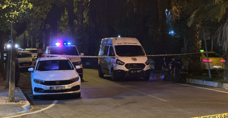 Adana’nın merkez Çukurova ilçesinde çıkan silahlı kavgada 1 kişi ağır yaralandı