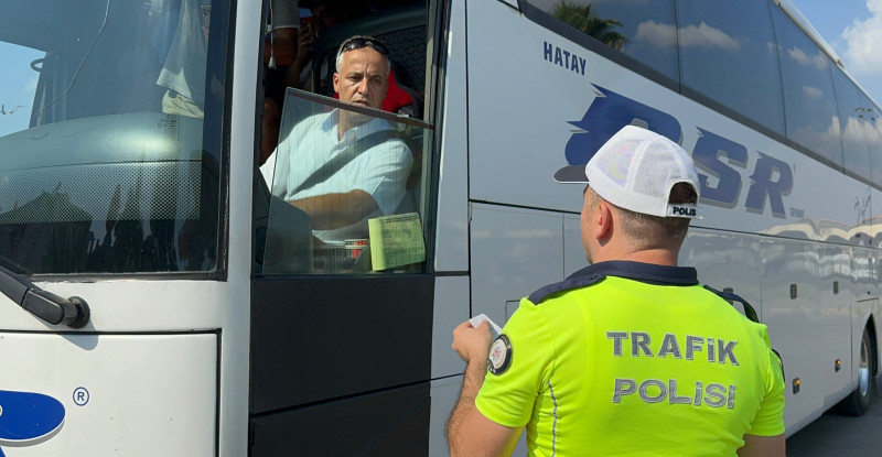 Adana’da şehirler arası yolcu otobüslerine yönelik dronla denetim