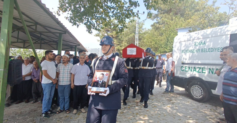 Adana’daki trafik kazasında hayatını kaybeden uzman çavuş son yolculuğuna uğurlandı