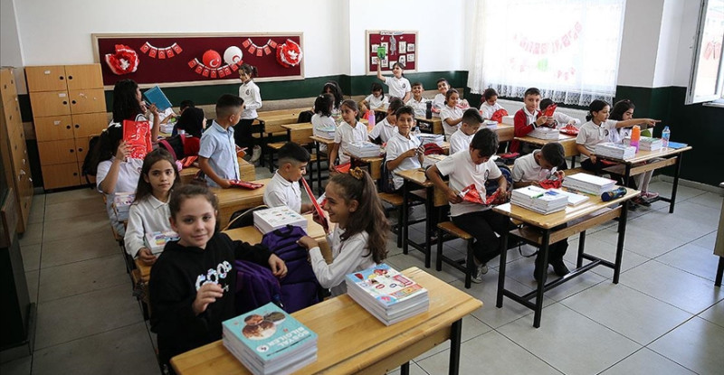 20 MİLYONDAN FAZLA ÖĞRENCİ PAZARTESİ GÜNÜ DERS BAŞI YAPACAK