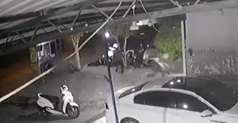 ADANA’DA SEYYAR DÖNERCİSİNE SİLAHLI SALDIRIDA 1 KİŞİ ÖLDÜ, 2 KİŞİ YARALANDI