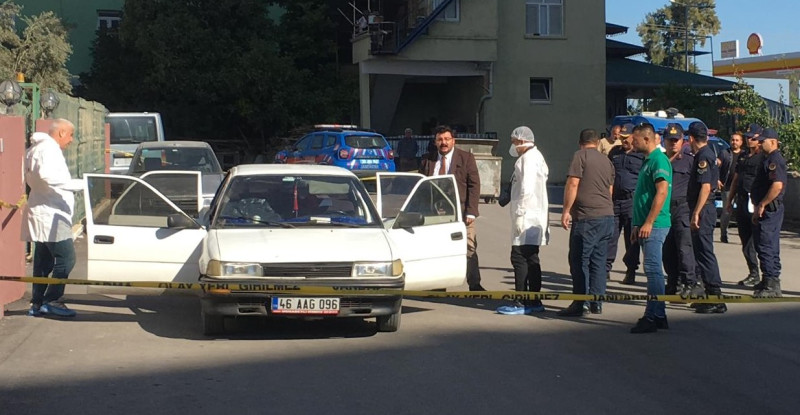 Mersin’de karısını tüfekle öldüren kişi aynı silahla aracında intihar etti