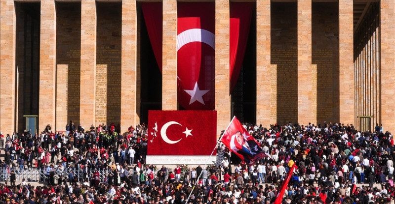 Cumhuriyet’in 101. yılı yurt genelinde ve yurt dışında coşkuyla kutlanıyor