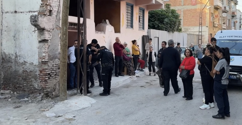 Adana’da yangın çıkan evdeki Alzheimer hastası yaşamını yitirdi