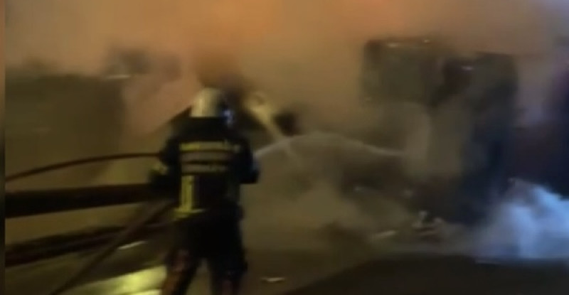 MERSİN’İN TARSUS İLÇESİNDE DEVRİLEK YANAN TIRIN SÜRÜCÜSÜ HAYATINI KAYBETTİ