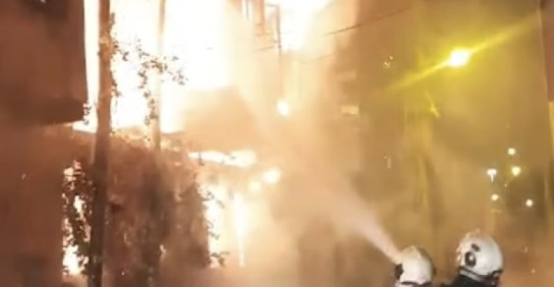 Adana’da metruk binada çıkan yangın hasara neden oldu