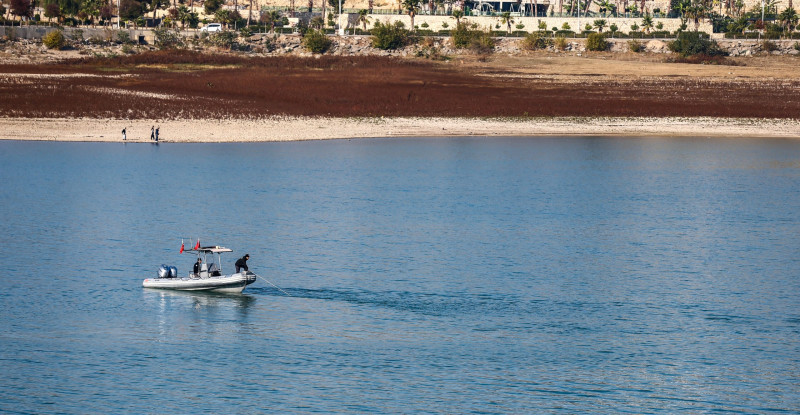 Adana’da baraj gölüne düşen çocuğu arama çalışmaları sürüyor