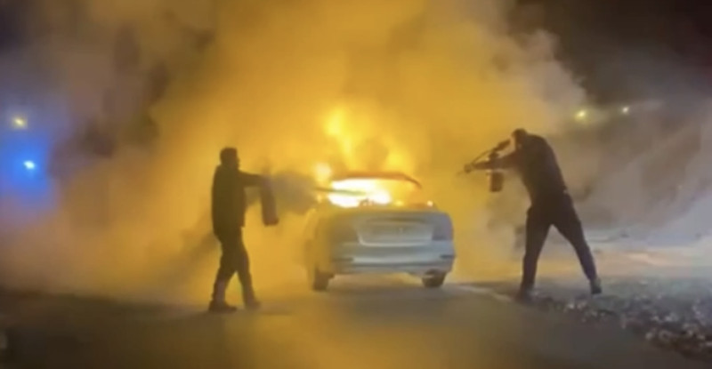 OSMANİYE’DE SEYİR HALİNDEYKEN YANMAYA BAŞLAYAN OTOMOBİL, KULLANILAMAZ HALE GELDİ