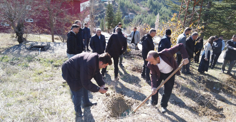 Adana’da heyelan nedeniyle ölen öğretmenler anısına hatıra ormanı oluşturuldu