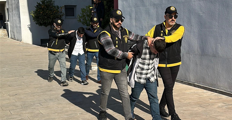 Adana’da haraç vermeyen kişinin iş yerini kurşunlayan 2 zanlı tutuklandı