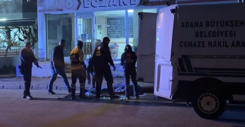Adana’da sokak ortasında silahlı saldırıya uğrayan 18 yaşındaki genç hayatını kaybetti