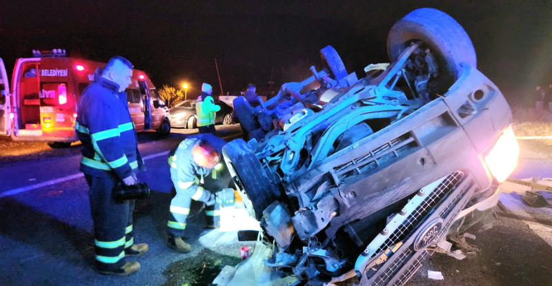 Adana’da takla atan kamyonetteki 1 kişi öldü, 2 kişi yaralandı