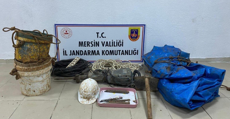 Mersin’de kaçak kazı yapan 5 şüpheli suçüstü yakalandı