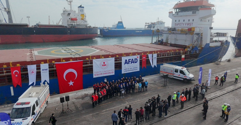 Gazze’ye insani yardım ulaştıracak “15. İyilik Gemisi” Mersin’den uğurlandı