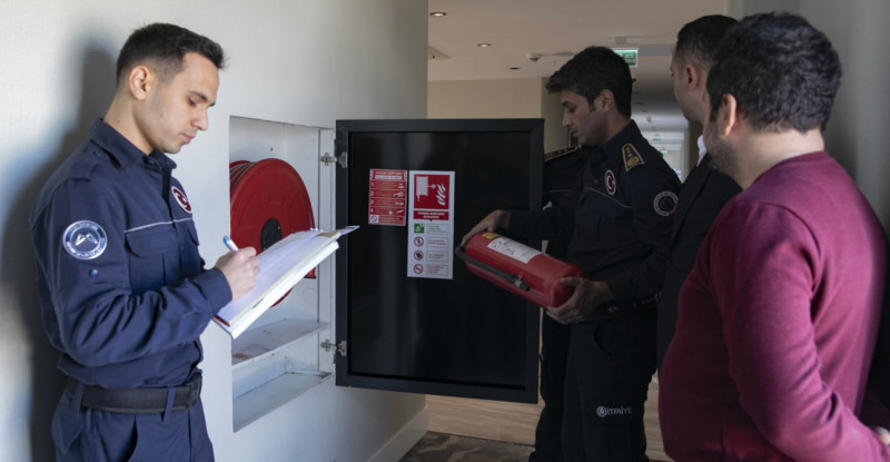 Mersin’de itfaiye ekipleri otelleri denetledi