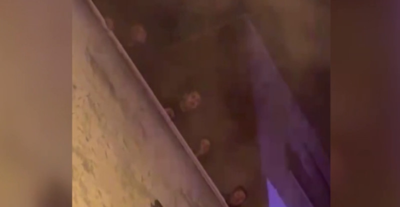 Mersin’de 3 katlı binada çıkan yangında mahsur kalan 5 kişi kurtarıldı