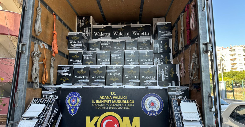 Adana’da kaçak 3 milyon makaron bulunan kamyonetin sürücüsü tutuklandı