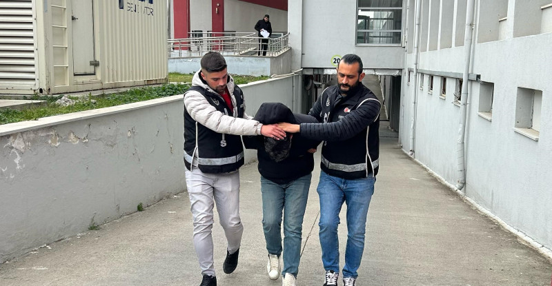 Adana’da bir depoda 28 milyon 150 bin gümrük kaçağı makaron ele geçirildi