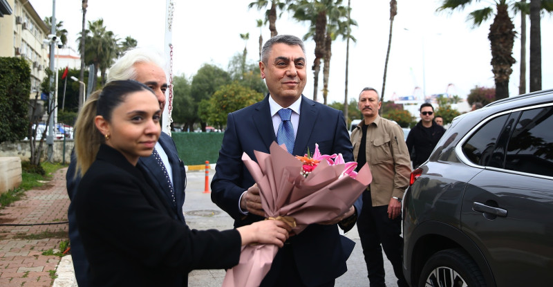 MERSİN VALİĞİNE ATANAN ATİLLA TOROS  GÖREVİNE BAŞLADI