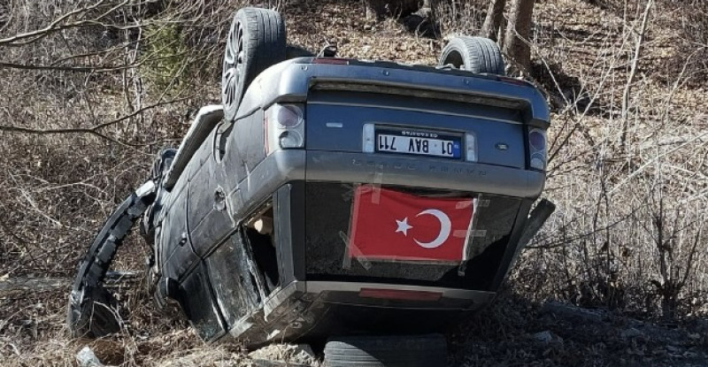 Adana’da takla atan cipteki 1’i çocuk 6 kişi yaralandı