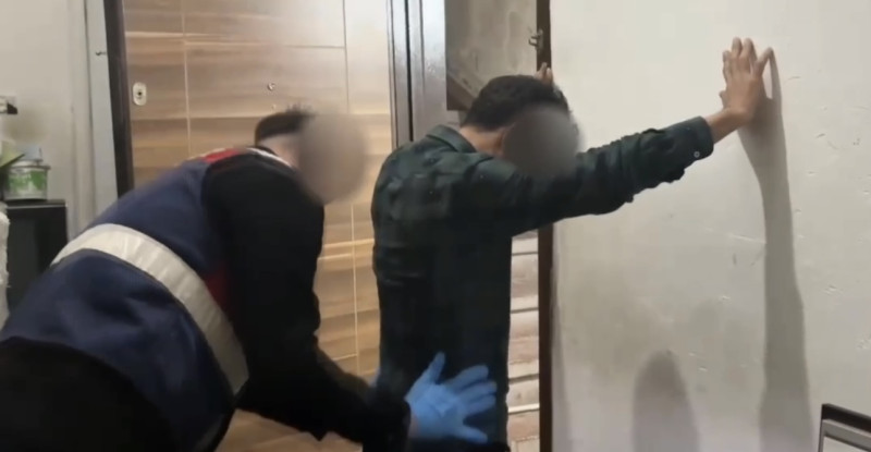 Mersin’de internetten çocuk istismarı içeren video indiren zanlı tutuklandı