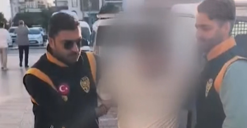 Adana’da hakkında çeşitli suçlardan 12 yıl 6 ay kesinleşmiş hapis cezası bulunan firari hükümlü yakalandı