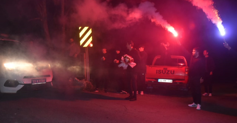 Mersin’de kavga ihbarına giden polisler sürprizle karşılaştı