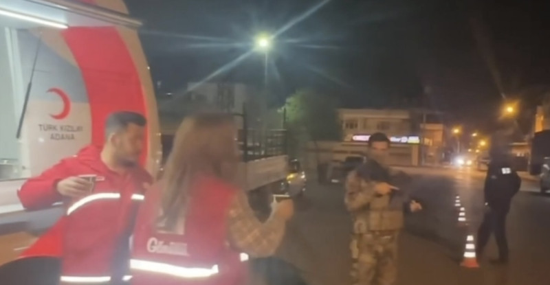 Adana’da görev başındaki polislere çorba ikram edildi