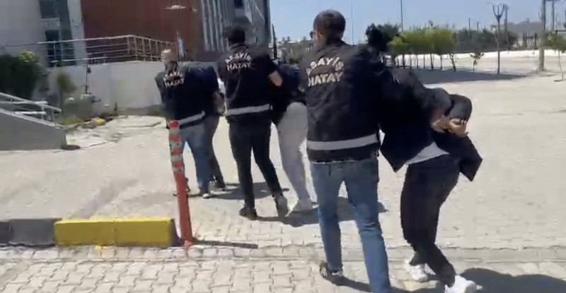 Hatay’da berber dükkanına silahlı saldırıyla ilgili 2 şüpheli tutuklandı