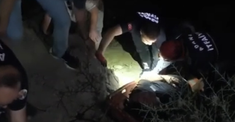 Adana’da uçuruma devrilen otomobildeki 3 kişi yaralandı