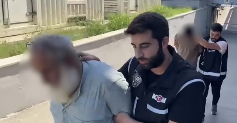 Adana’da gümrük kaçağı 19 bin 900 elektronik sigara likidi ve 14 bin 100 paket sigara ele geçirildi, 2 şüpheli tutuklandı