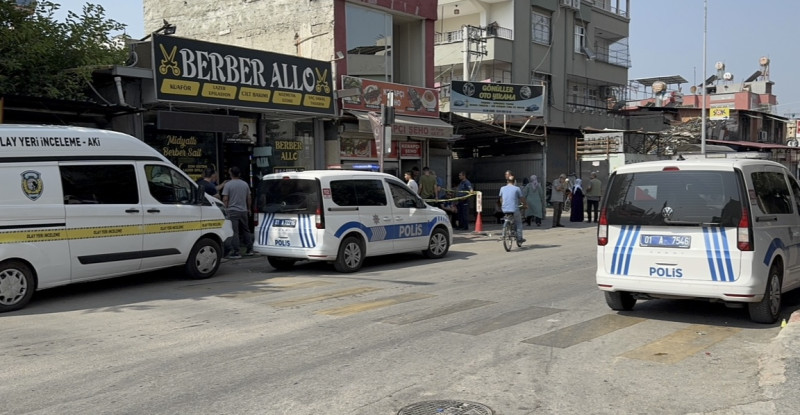 ADANA’DA OĞLU TARAFINDAN BIÇAKLANAN KADIN HAYATINI KAYBETTİ
