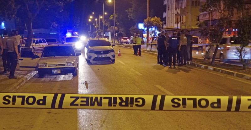 ADANA’DA OTOMOBİLİNDE SİLAHLI SALDIRIYA UĞRAYAN KİŞİ HAYATINI KAYBETTİ