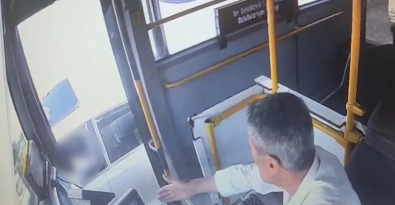 Gaziantep’te halk otobüsü şoförünün tabancayla yaralanması kameraya yansıdı
