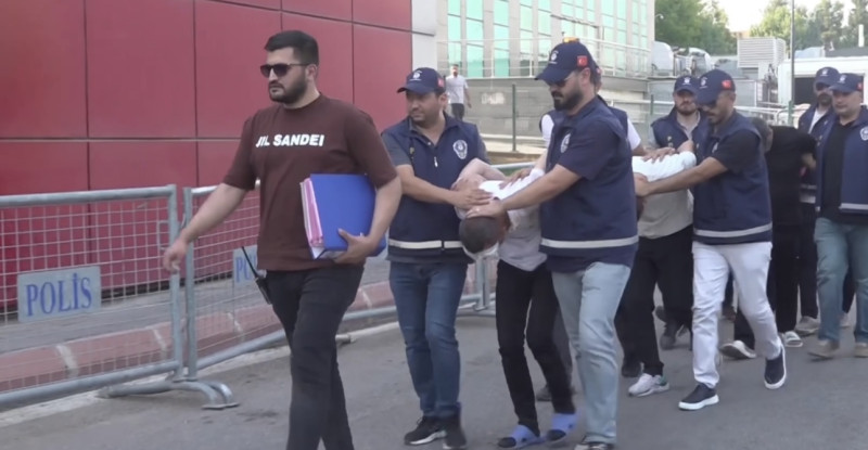 Gaziantep’te polis ekibine silahla ateş açılması sonucu 3 polis yaralandı