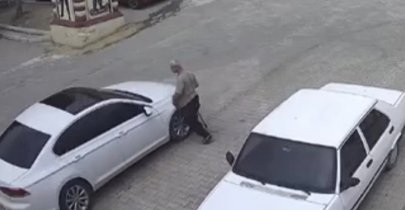 Osmaniye’de yolun karşısına geçmeye çalışan görme engelli kişi, otomobilin çarpması sonucu yaralandı