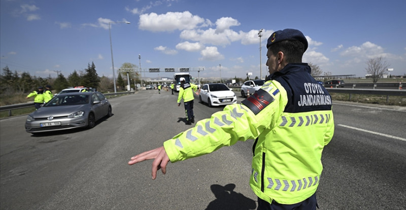 Trafikte yol kesenlere 3 yıla kadar hapis cezası uygulanacak