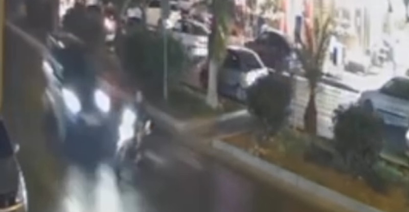 Mersin’de cipin yaya geçidinde çarptığı motosikletin sürücüsü hayatını kaybetti