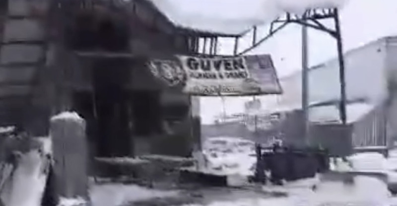 Gaziantep’te kar nedeniyle 10 iş yerinin çatısı çöktü