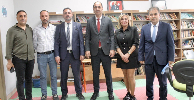 MİNİK YÜREKLERDEN BÜYÜK GÖSTERİ: ADANA’DA 23 NİSAN COŞKUSU ZİRVEYE TAŞTI!”