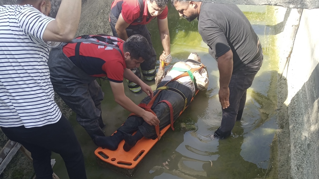 Mersin’de sulama kanalına düşen kişi kurtarıldı