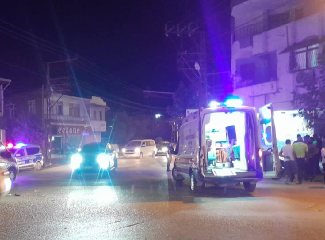 Hatay’da 2 motosikletin çarpıştığı kazada 3 kişi yaralandı