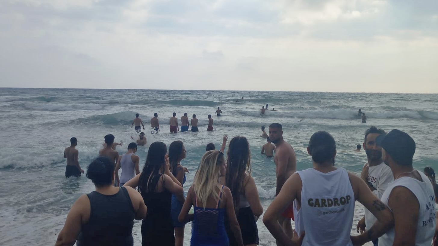 Hatay’da denizde boğulma tehlikesi geçiren kişi kurtarıldı