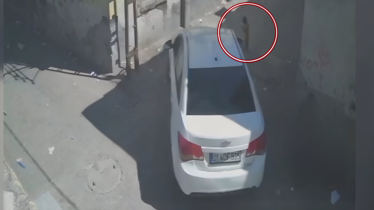 ADANA’DA OTOMOBİLİN ALTINDA KALAN 2 YAŞINDAKİ ÇOCUK HAYATINI KAYBETTİ