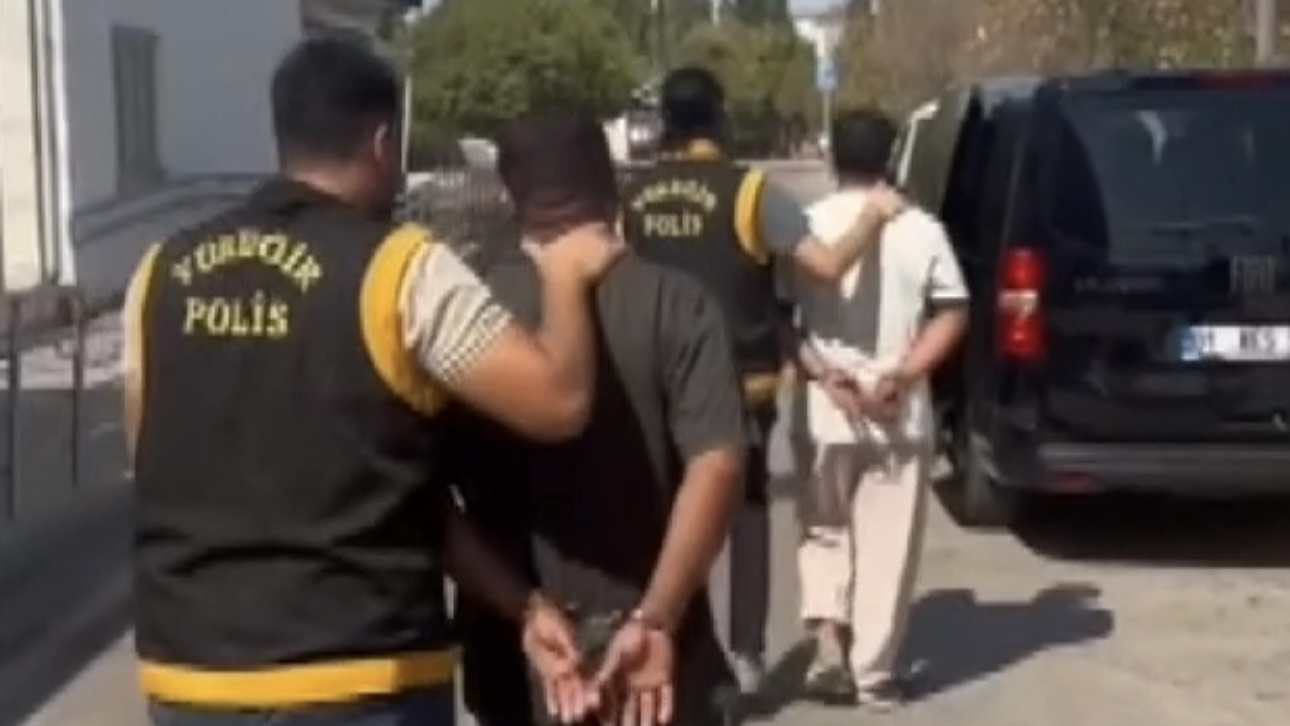 Adana’da ev kurşunlanması olayına karıştığı öne sürülen 2 zanlı tutuklandı