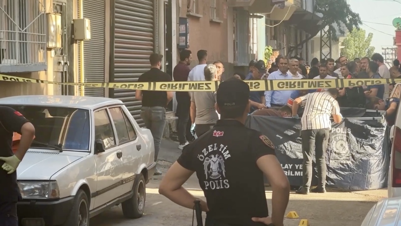 Gaziantep’te bir kişi tartıştığı karısını pompalı tüfekle öldürdükten sonra intihar etti