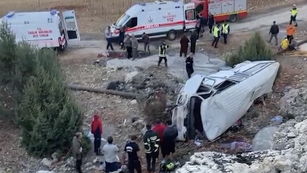 Mersin’de şarampole yuvarlanan işçi servisindeki 4 kişi öldü, 14 kişi yaralandı